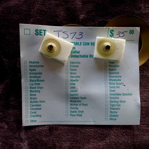 Vintage Green - Black Onyx & Gold Round Earrings - Picture 4 of 5